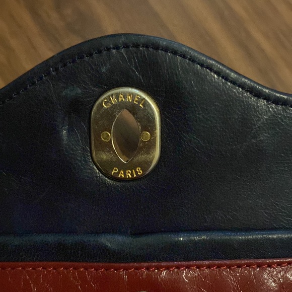 Chanel, vintage, small, dark navy leather, two toned (gold & silver) - Picture 6 of 16